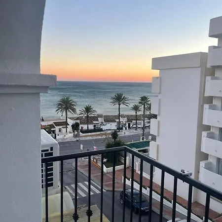 Stylish Seaside 3 Bed With Terrace + Sea View Benalmádena