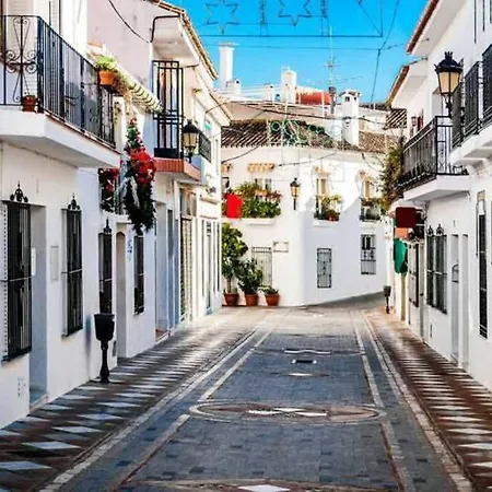 Stylish Seaside 3 Bed With Terrace + Sea View * Benalmádena