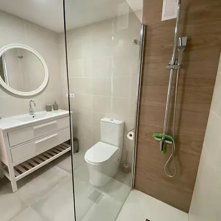 Appartement Stylish Seaside 3 Bed With Terrace + Sea View